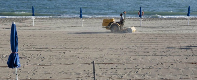 Copertina di Spiagge, parte la discussione sulle concessioni ma la riforma perde lo “sponsor” Costa. E rischia di arenarsi