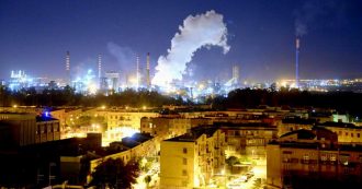 Copertina di Ex Ilva, i commissari al Tribunale: “Disegno illecito di ArcelorMittal per distruggere l’acciaieria ed eliminare un concorrente”