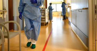 Copertina di Baratro sanità: fondi scarsi, medici in fuga, pochi infermieri. Risultato: chi può fugge verso il privato (+10,3%), 4,5 milioni rinunciano a curarsi