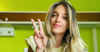 Copertina di Guenda Goria come Giorgia Soleri: “È arrivato il giorno dell’operazione per l’endometriosi, pensatemi”