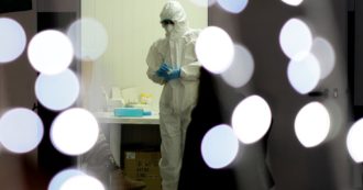 Copertina di Quarta ondata, le feste natalizie fra ansia da ritrovo e sensi di colpa. La psicologa: “C’è maggiore incertezza, il peggio per la nostra mente”. Ecco perché quest’anno è ancora più difficile