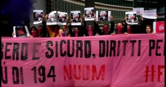 Copertina di Aborto, il rischio di tornare indietro è reale: un pericolo che si corre in Italia ma anche fuori