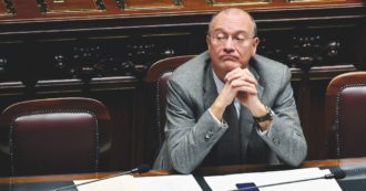 Copertina di Brescia, striscione contro Anpi davanti a una scuola. Il ministro Valditara: “Condanna di ogni provocazione fascista”