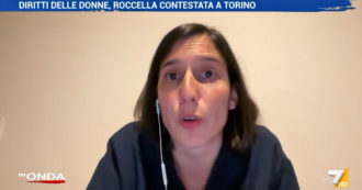 Copertina di Roccella contestata, Schlein attacca il governo: “Ha un problema surreale con ogni forma di dissenso”. Su La7