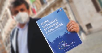 Copertina di Il fallimento del Pnrr, l’economista Maestro: “Una visione tecnocratica che va contro le disuguaglianze e la transizione ecologica”