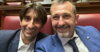 Cospito, Delmastro: “A processo per aver difeso il 41 bis”. E Donzelli attacca il M5s. La replica: “Bufale, doveva dimettersi mesi fa”