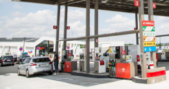 Copertina di Caro benzina, conosco la psicologia dei gruppi: uniformarsi al prezzo basso è da serie B