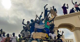 Copertina di L’Unione africana sospende il Niger a causa del golpe militare. Riserve verso un eventuale intervento armato dell’Ecowas
