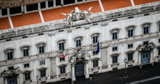 Copertina di Dalla Consulta un’altra picconata al Jobs Act: “Il lavoratore licenziato per fatto insussistente ha sempre diritto alla reintegrazione”