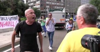 Copertina di Milano, rissa sfiorata tra esponente della Coldiretti e animalista: “La peste suina nasce negli allevamenti intensivi, vanno chiusi”