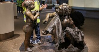 Copertina di Così i Neanderthal si presero cura di un bimbo (o bimba) con la sindrome di Down. Lo studio su Science