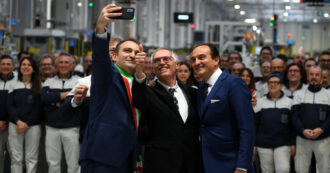 Copertina di Mirafiori muore lentamente e Tavares assicura: “E’ il cuore pulsante di Stellantis”. Ma non ci crede più neanche Urso