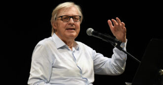 Copertina di “La depressione? Mi sento meglio, sto tornando”: Vittorio Sgarbi parla per la prima volta dopo il ricovero in ospedale