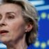 Copertina di Vaccini, la Corte Ue boccia von der Leyen sul Pfizergate: “Illegittimo vietare l’accesso dei giornalisti agli sms con l’ad dell’azienda”