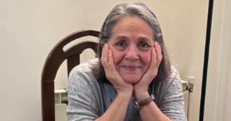 Copertina di Liberata l’attivista iraniana-tedesca Nahid Taghavi: era incarcerata da 4 anni. Amnesty: “La sua lotta per la libertà di espressione”