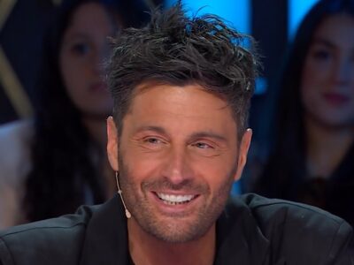 Copertina di “Ho avuto il morbo di Perthes, per due anni non ho camminato. Poi ho rischiato di morire in un incidente: vidi la famosa luce bianca”: parla Filippo Bisciglia