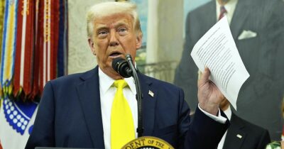Copertina di Trump attacca di nuovo la stampa: “Fake news sui raid in Iran, New York Times e Cnn licenzieranno gli autori”
