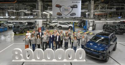Copertina di Dacia, dallo stabilimento di Mioveni esce la 8 milionesima auto. E’ una Bigster