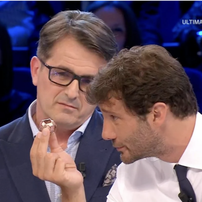 “Mi alzo alle tre di notte, so cosa significa la fatica”, il pescivendolo di Affari Tuoi rifiuta 30 mila euro e fa bene: nel suo pacco aveva i 50 mila
