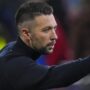 Copertina di Francesco Farioli lascia l’Ajax dopo aver perso il titolo: “È il momento migliore per separarci”