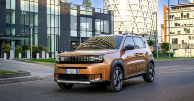 Copertina di Fiat Grande Panda Hybrid, la prova de Il Fatto.it – Agile e silenziosa per la  città – FOTO