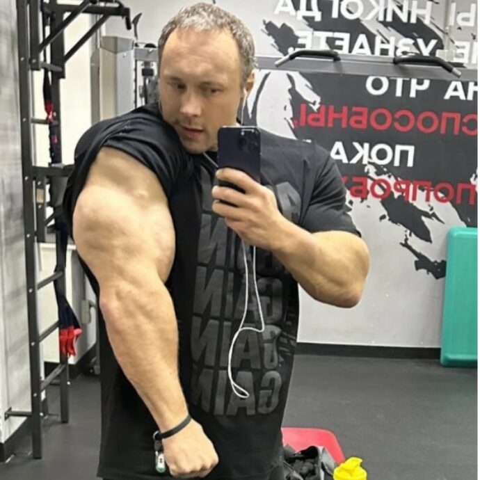 È morto a 35 anni Nikita Tkachuk, “l’Hulk russo”. Il dolore della moglie: “I reni hanno smesso di funzionare, ora sono sotto choc”