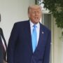 Copertina di Nuovo annuncio di Trump, dazi al 50% per l’Ue da giugno. Bruxelles: “Rispetto, non minacce. Pronti a difenderci”