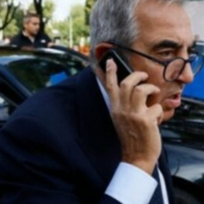 “Fedez sarà ospite di Forza Italia al congresso dei giovani. Da lui mi dividono molte cose ma ha fatto molte riflessioni sul disagio giovanile”: così Gasparri