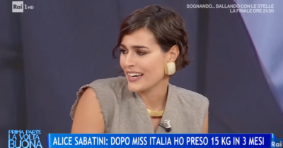 Copertina di “Ho preso 15 chili in tre mesi, mi insultavano dicendo: ‘Guarda che cessa, quanto è grassa’. Sono finita in ospedale per una dieta sbagliata”: lo sfogo di Alice Sabatini