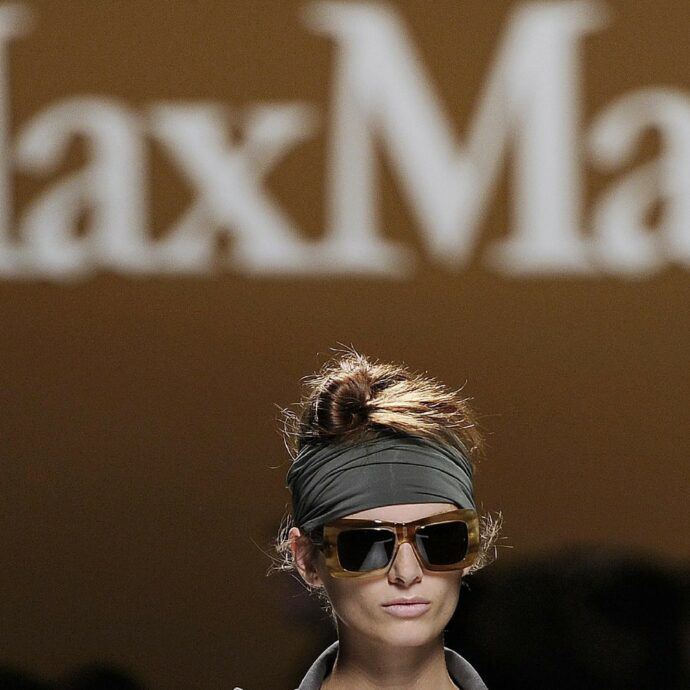 “Siete mucche da mungere”. Ed è sciopero a Max Mara