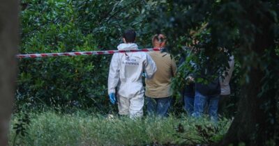 Copertina di Roma, trovato il corpo di una neonata a villa Pamphili. A 100 metri di distanza c’era il cadavere di una donna in un sacco