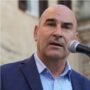 Copertina di Ballottaggio a Matera, polemica sull’sms del candidato sindaco: “Servizio navetta gratuito se votate per me”