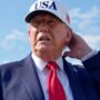 Copertina di Cnn: “Trump minacciò di bombardare Mosca e Pechino”. Cremlino: “Siamo tranquilli”. Zelensky a Roma